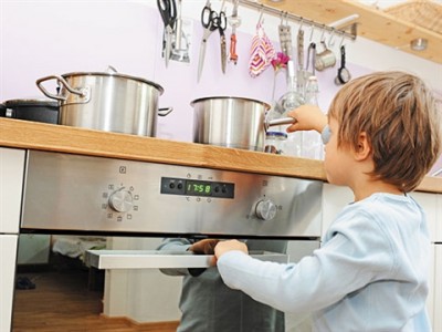 Малыш в доме: расположение техники на кухне